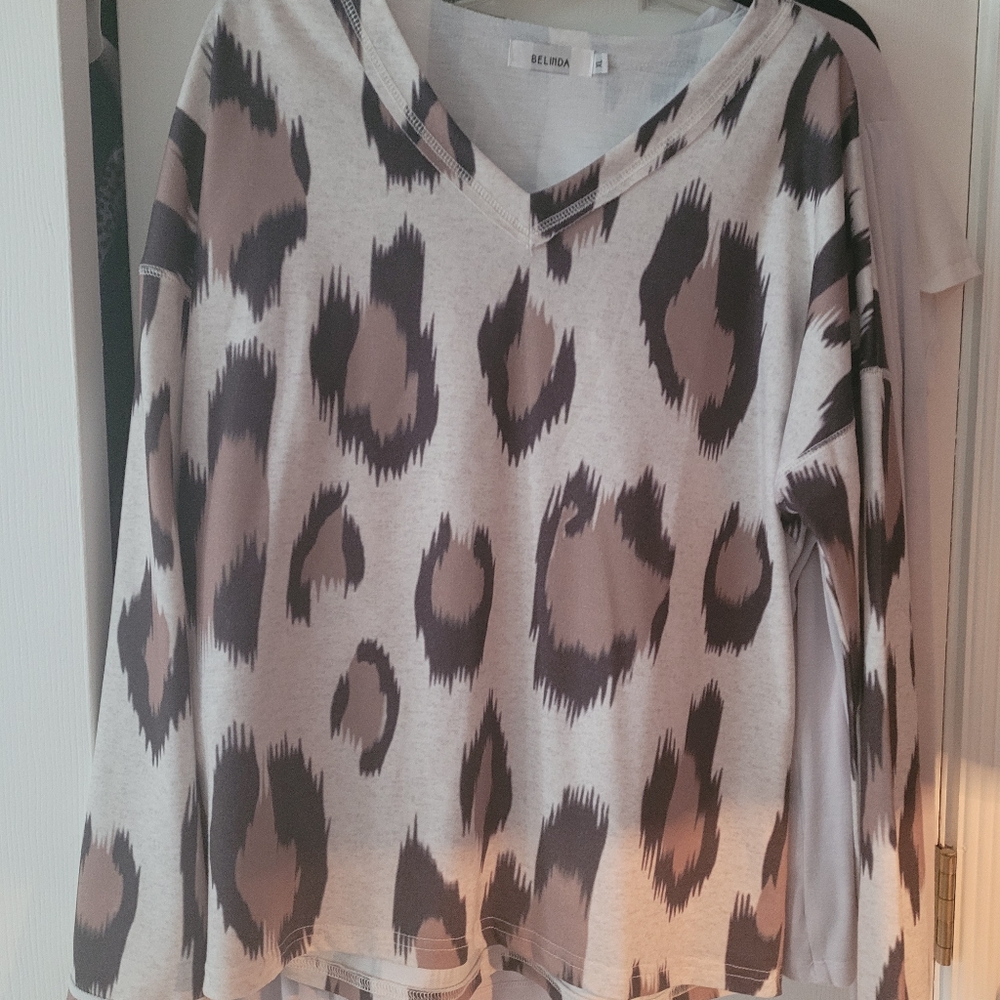 V neck T